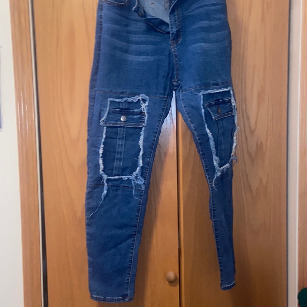 Preowned. Excellent condition